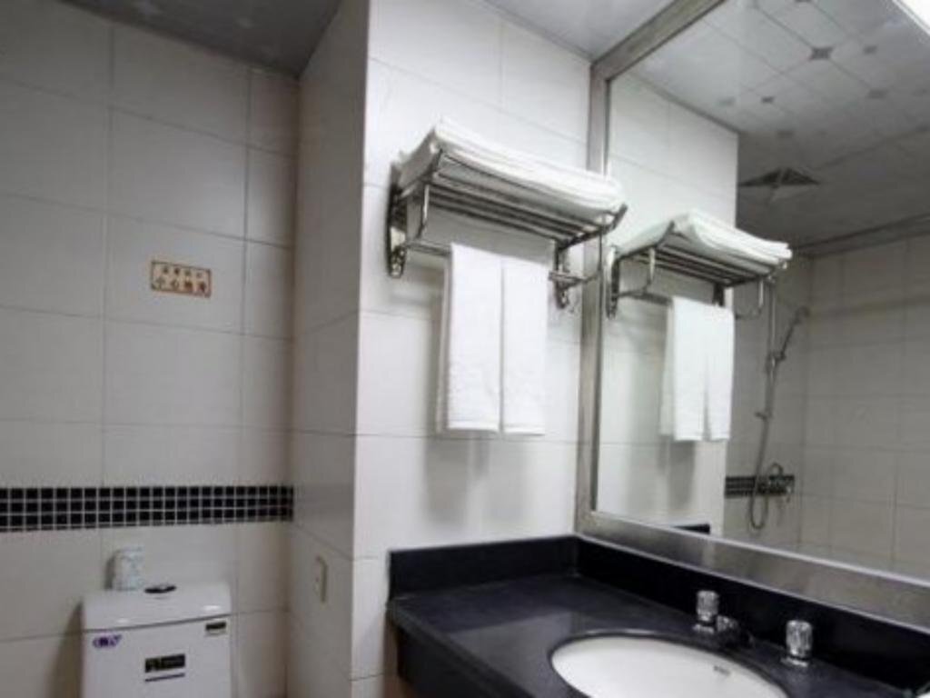 Гуйлинь: Guilin Weihang Hotel