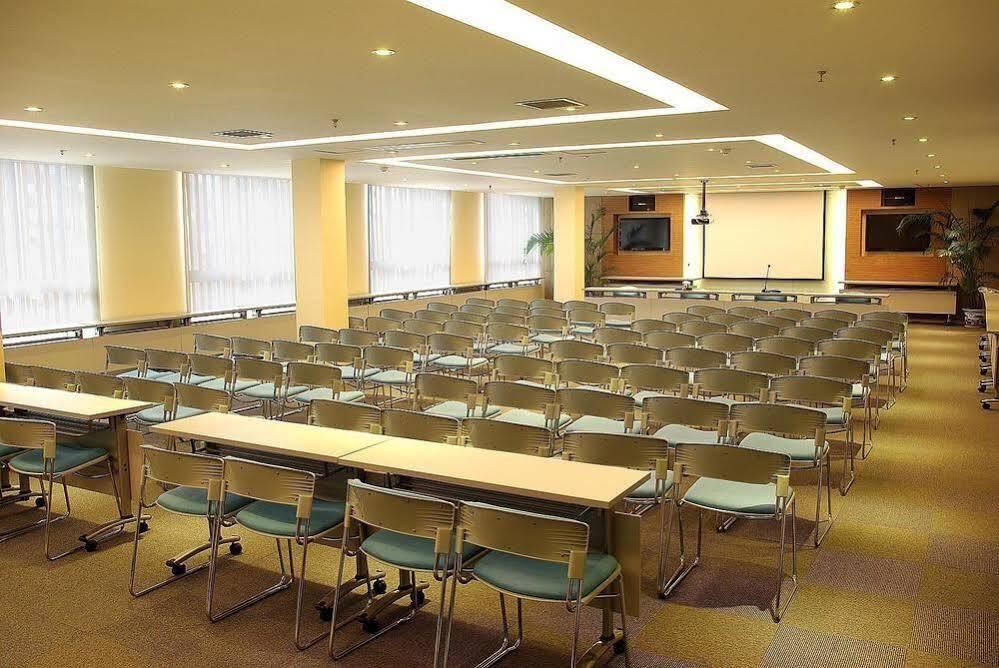 Ичан: Yijin Business Hotel