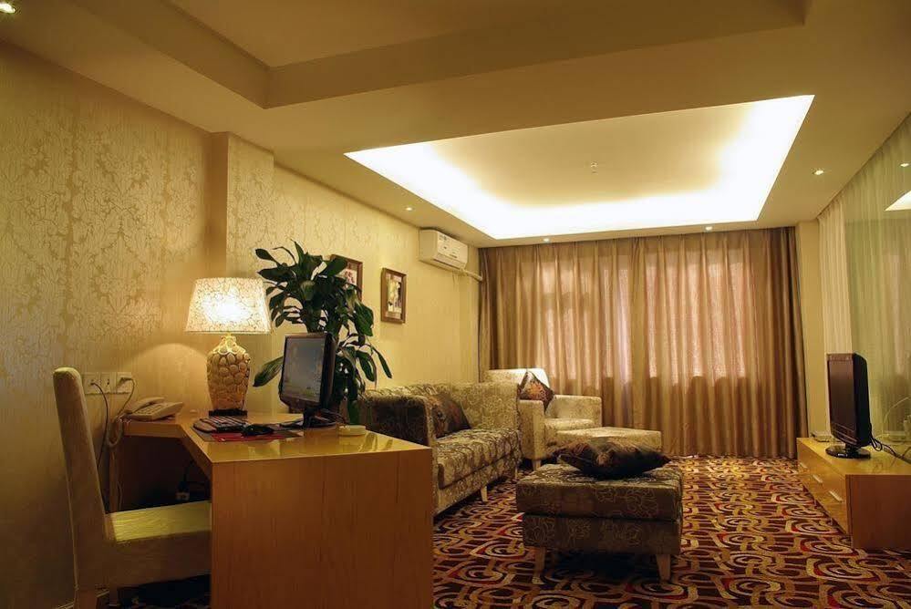 Ичан: Yijin Business Hotel