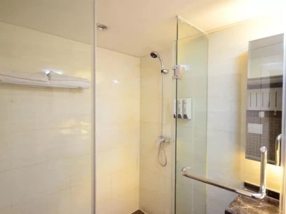 Ухань: Wuhan Guanggutiandi Service Apartment