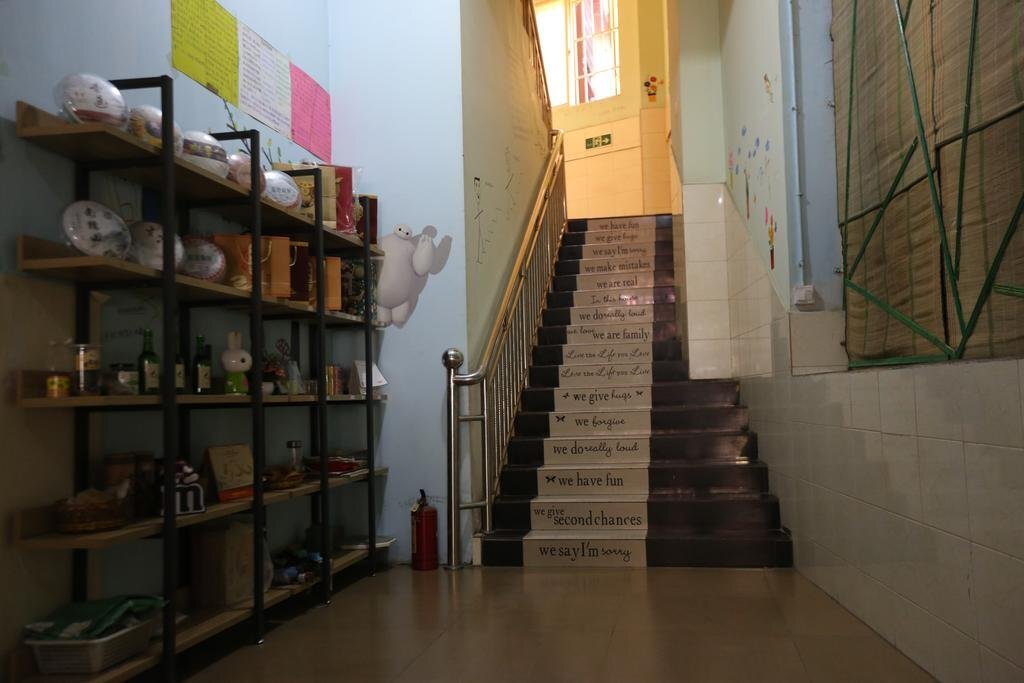 Цзинхун: Boliheng International Hostel