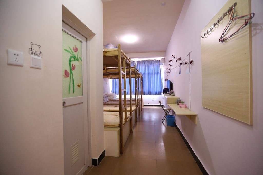 Цзинхун: Boliheng International Hostel
