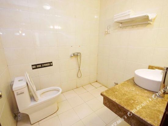 Ибинь: Yibin Culture Business Hotel