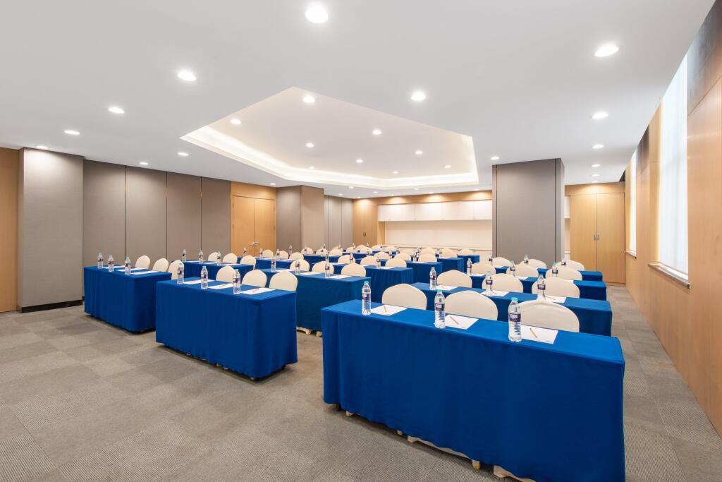 Цзинань: Holiday Inn Express Jinan High-Tech Zone by IHG