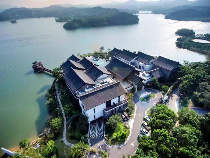 Чанчжоу: WEI Retreat Tianmulake