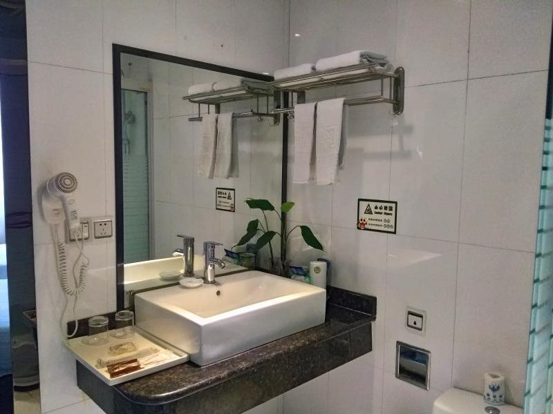 Гуйлинь: Guilin Jin Wan Hotel