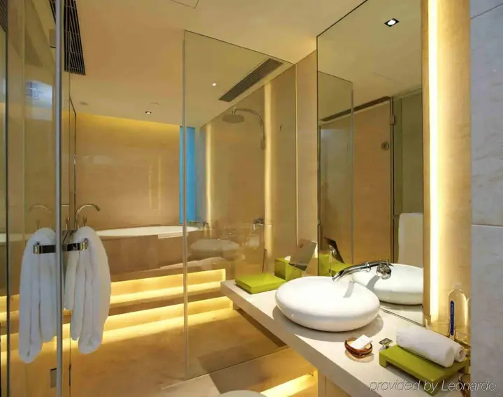 Шанхай: Hilton Shanghai City Center