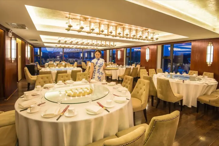 Циндао: Qingdao Wushengguan Holiday Hotel
