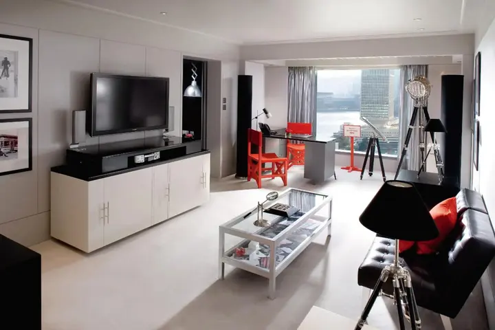 Гонконг: Mandarin Oriental, Hong Kong