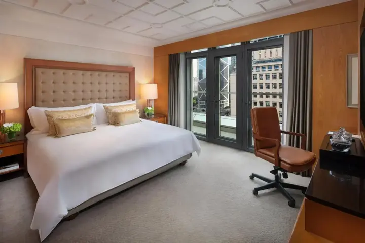 Гонконг: Mandarin Oriental, Hong Kong