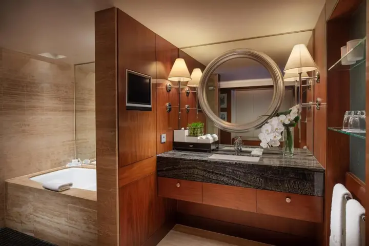 Гонконг: Mandarin Oriental, Hong Kong