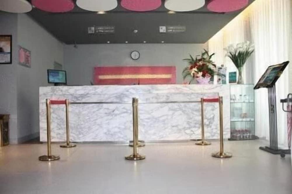 Ухань: Jinjiang Inn Wuhan Qushuilou