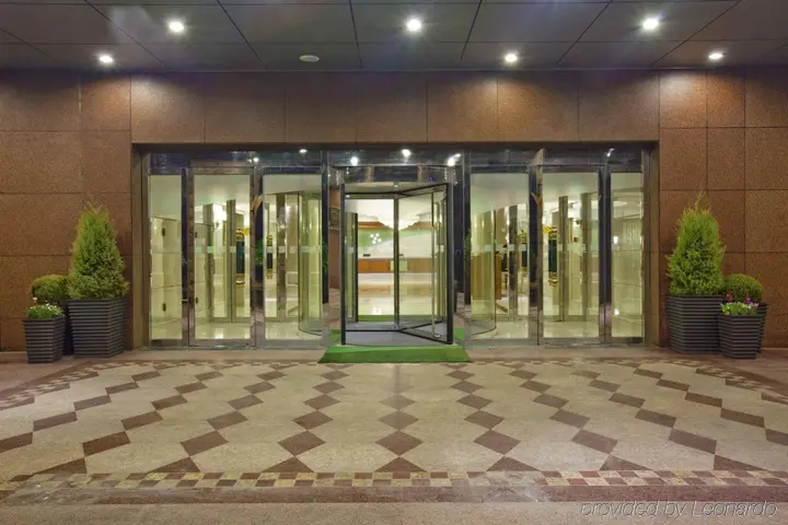 Шэньян: Holiday Inn Shenyang Zhongshan