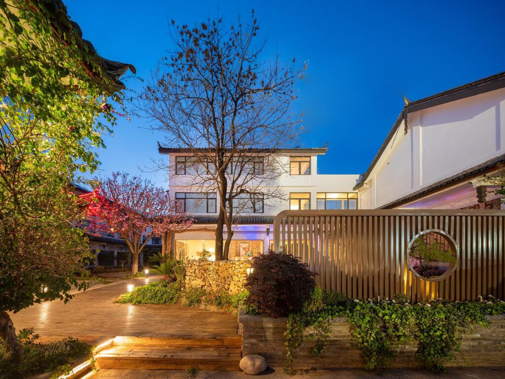 Lijiang Huama Hotel — фото 1