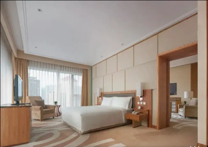 Далянь: New World Dalian Hotel