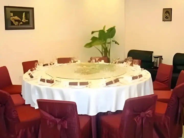 Уху: Jinjiang Inn Central Wuhu Wuyi Square