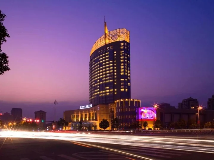 Лишуй: Huaqiao New Century Grand Hotel