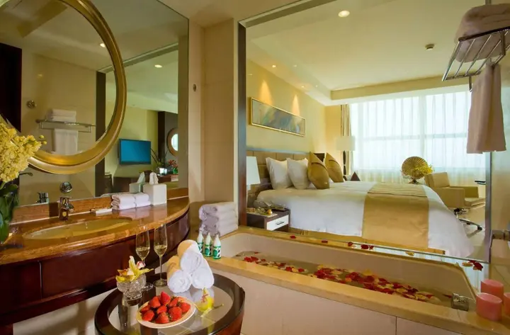 Лишуй: Huaqiao New Century Grand Hotel