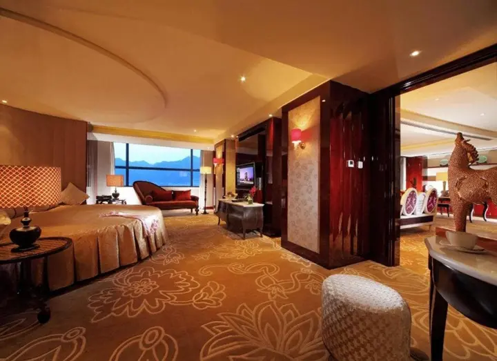 Лишуй: Huaqiao New Century Grand Hotel