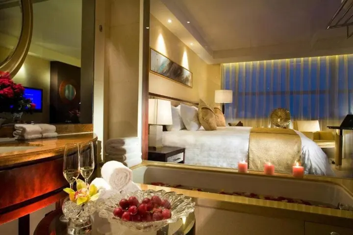 Лишуй: Huaqiao New Century Grand Hotel