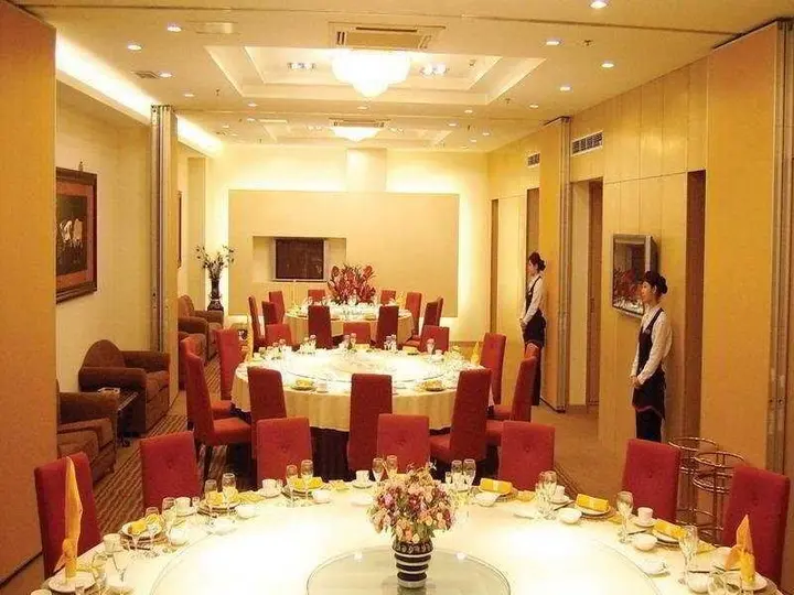 Далянь: Dalian Leewan Business Hotel