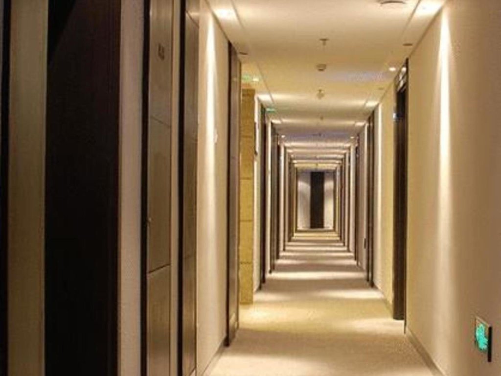 Циндао: Qingdao Housing International Hotel