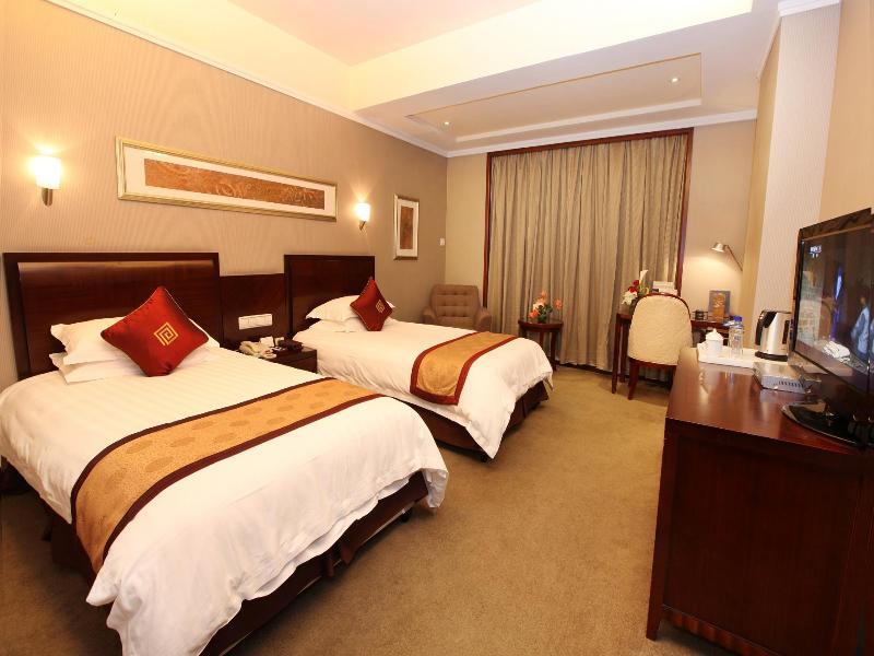 New Century Pujiang Hotel — фото 3