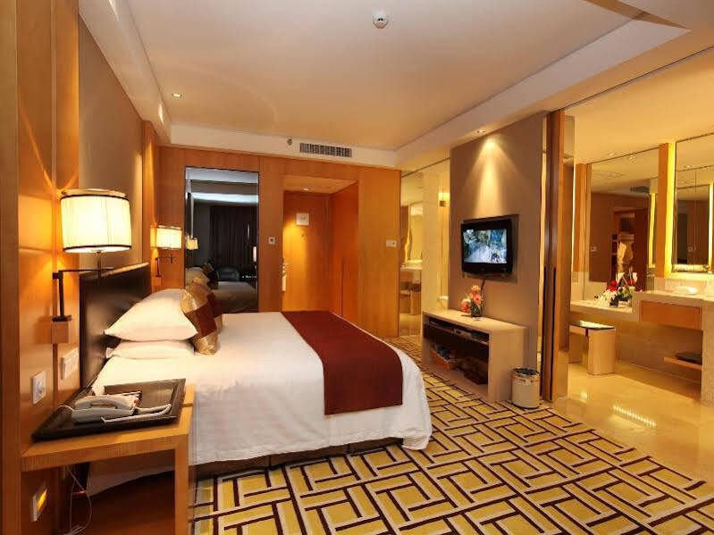 Цзиньхуа: New Century Pujiang Hotel