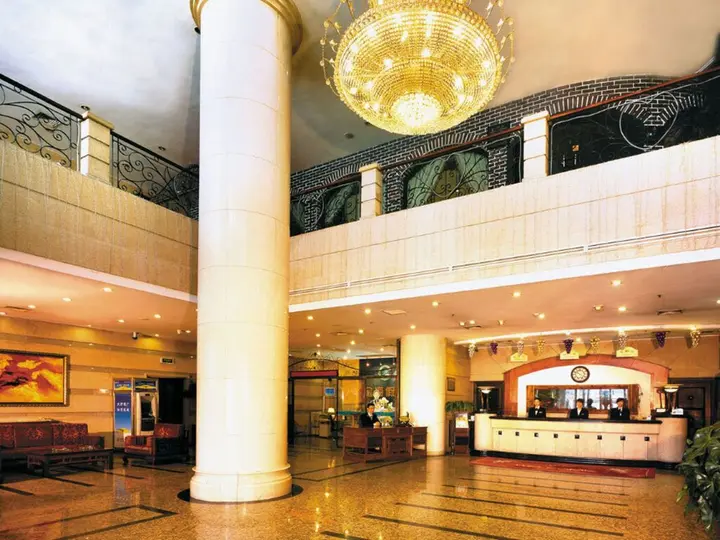 Далянь: Zhongshan Hotel Dalian
