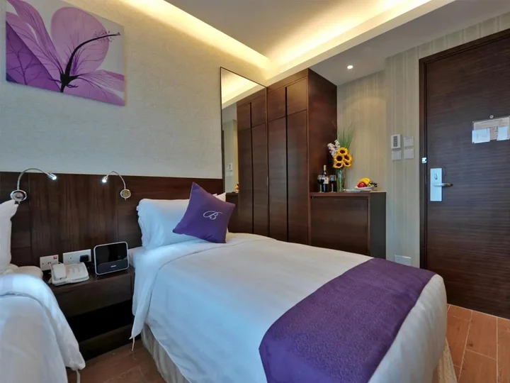 Гонконг: The Bauhinia Hotel Tsim Sha Tsui