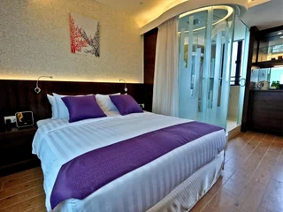 Гонконг: The Bauhinia Hotel Tsim Sha Tsui