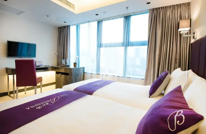 Гонконг: The Bauhinia Hotel Tsim Sha Tsui