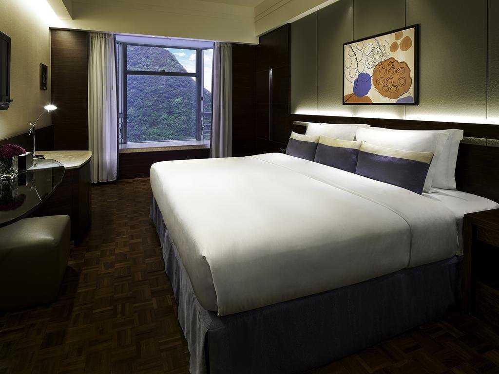 Гонконг: Lhotel Island South