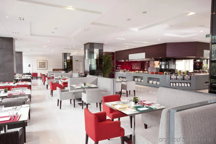 Пекин: Holiday Inn Beijing Deshengmen by IHG