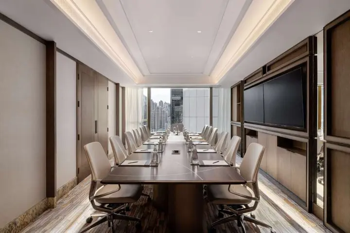 Гонконг: Island Shangri-La, Hong Kong