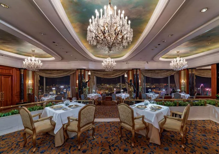 Гонконг: Island Shangri-La, Hong Kong