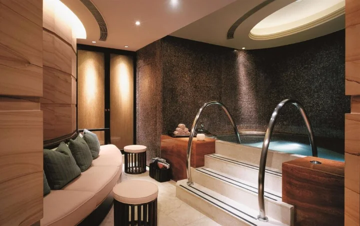 Гонконг: Island Shangri-La, Hong Kong