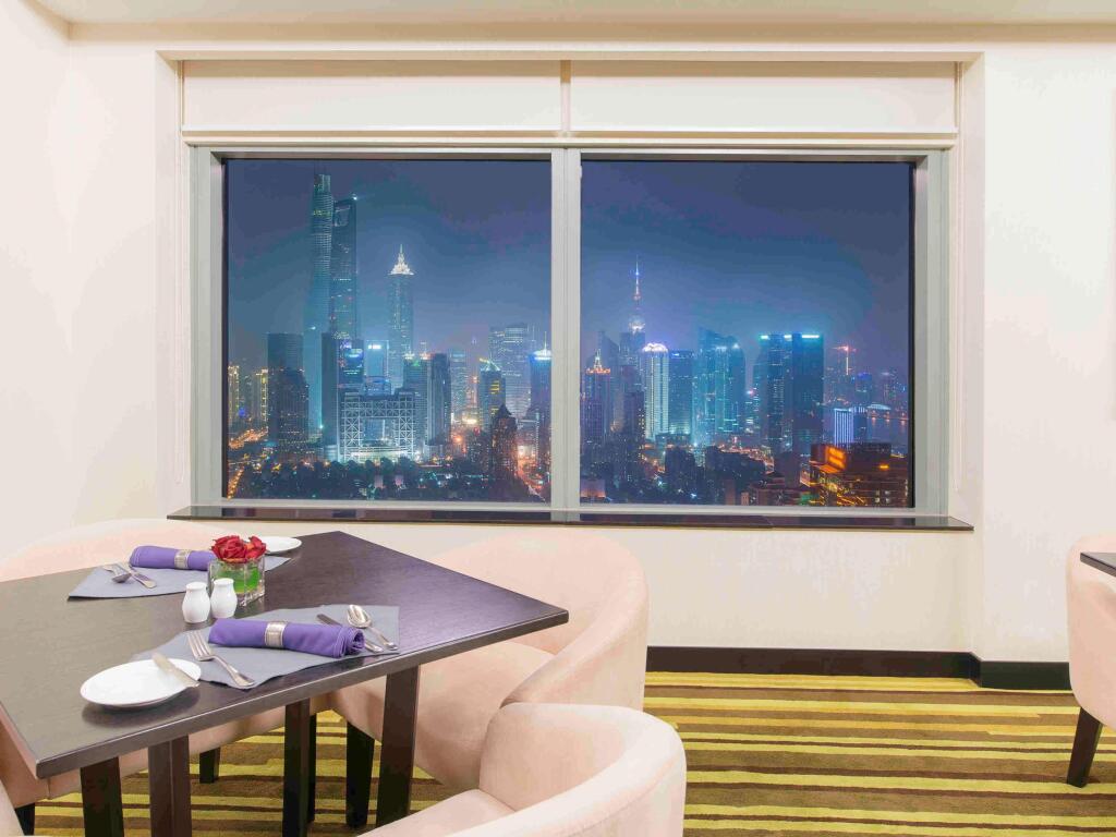 Шанхай: Novotel Shanghai Atlantis