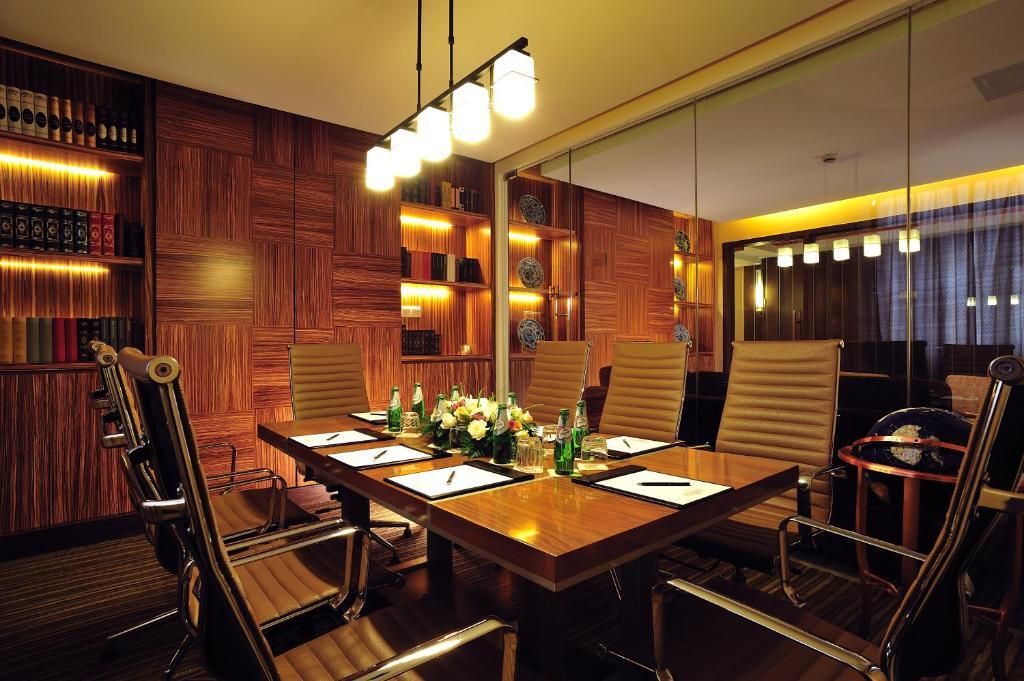 Шанхай: Отель Broadway Mansions Shanghai
