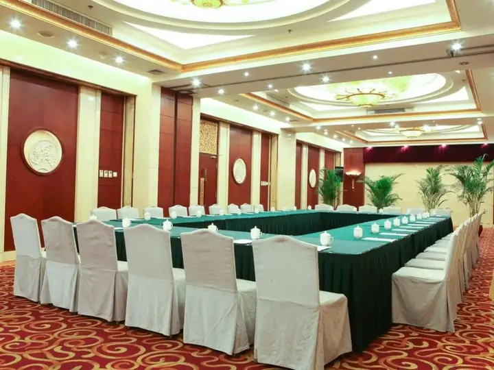 Пекин: Oriental Garden Hotel