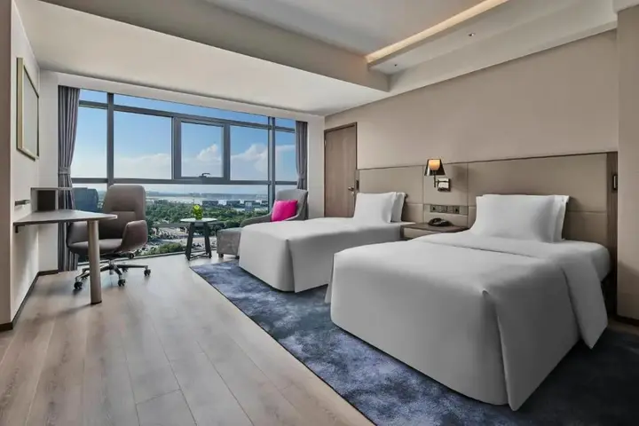 Пекин: Crowne Plaza Beijing International Airport by IHG