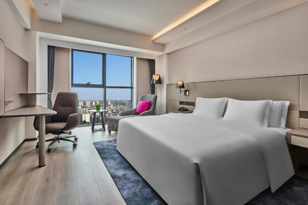 Пекин: Crowne Plaza Beijing International Airport by IHG