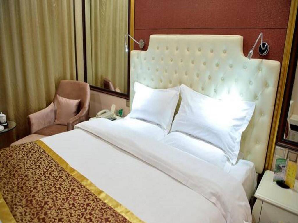 Пекин: Beijing Peony Hotel