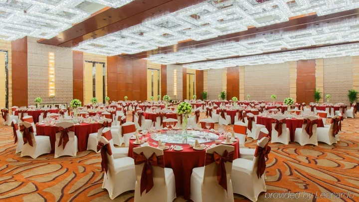 Цзинань: InterContinental Jinan City Center by IHG
