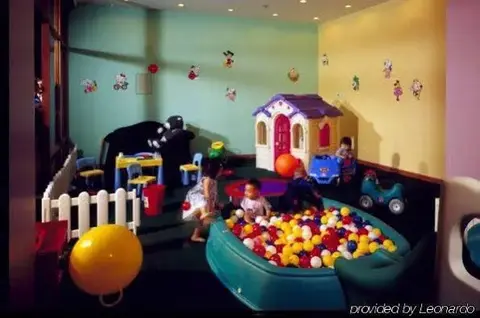 Пекин: Lee Garden Service Apartment