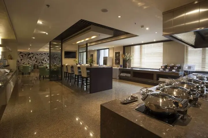Пекин: Lee Garden Service Apartment