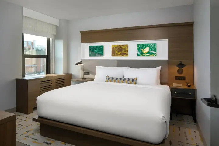 Шанхай: The Eton Hotel