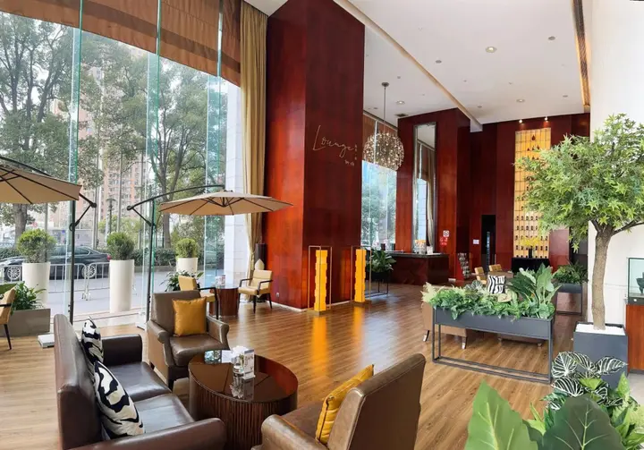 Шанхай: The Eton Hotel