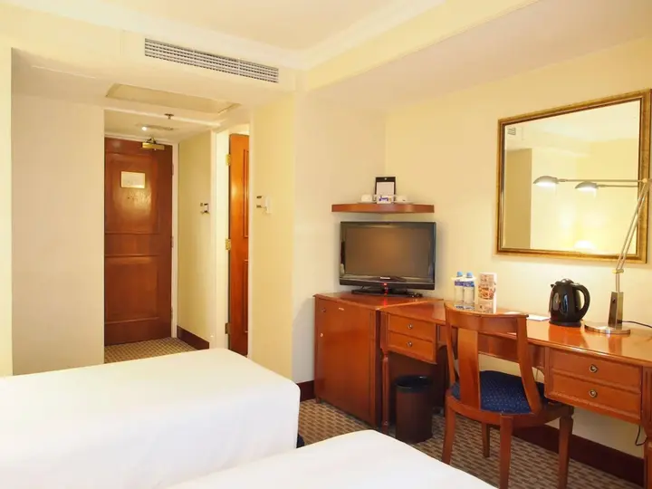Гонконг: The Emperor (Happy Valley) Hotel