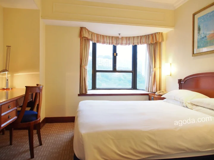 Гонконг: The Emperor (Happy Valley) Hotel